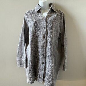 NWT: PARSLEY & SAGE Button Front Top or Shaker, Silver, Large, Stone Washed